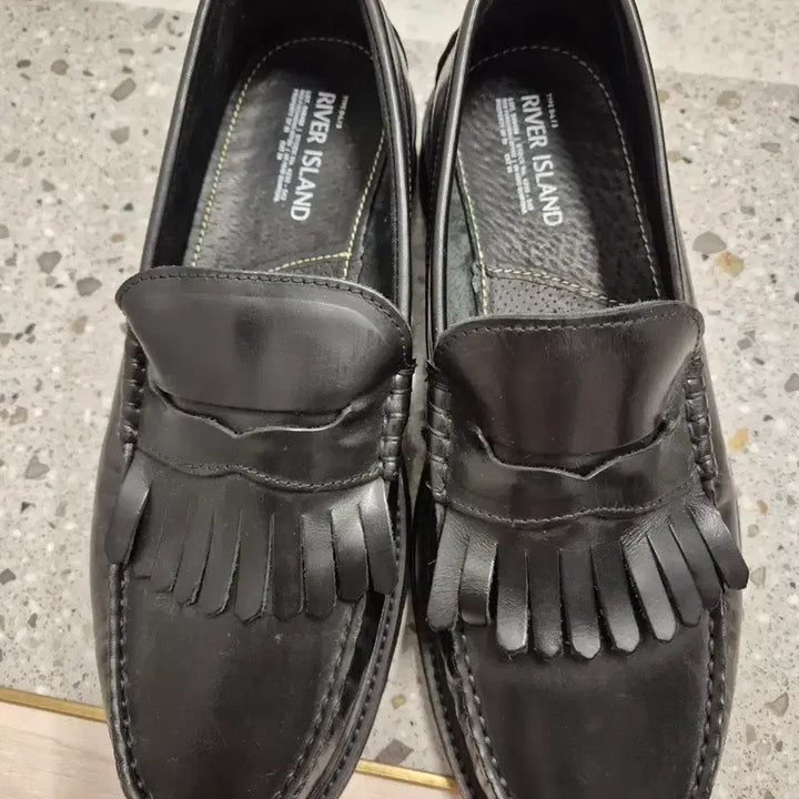 [BUNJANG] River Island Black Tassel Loafers / 리버아일랜드 블랙 태슬 로퍼