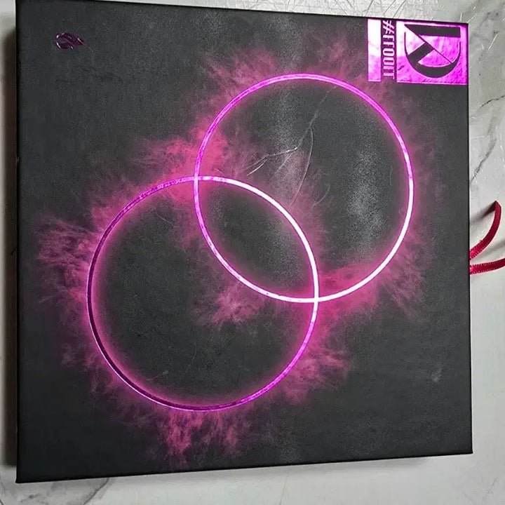 [BUNJANG] Kang Daniel Signed Album Full Set with 3 Photocards / 강다니엘 싸인 앨범 풀구성 판매 (포카 3장 포함 / 상태 좋음)