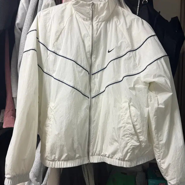 [BUNJANG] Nike Windrunner Women&
