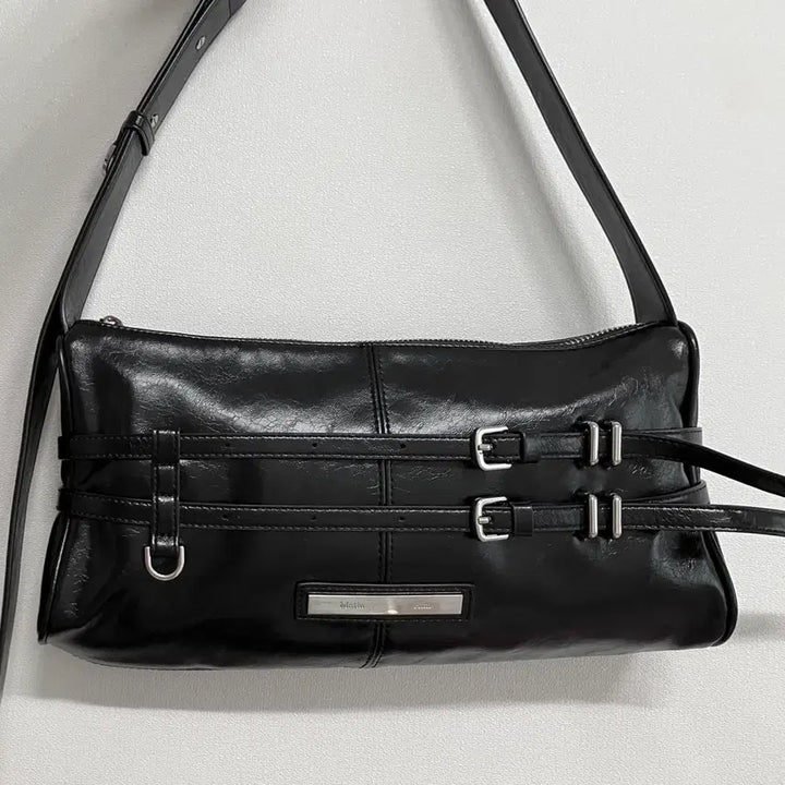 [BUNJANG] Matinkim Belted Strap Shoulder Bag / 마뗑킴 벨티드 스트랩 숄더 백