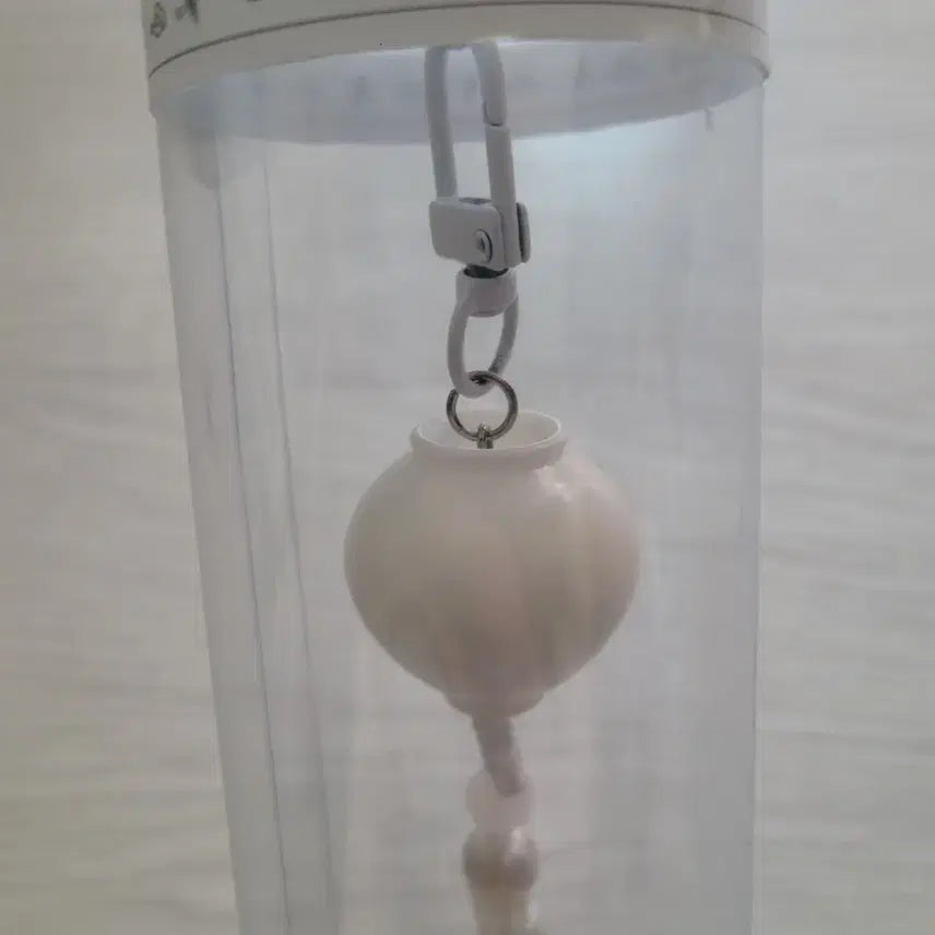 [BUNJANG] Mootz White Celadon Moon Jar Charm / 뮷즈  백자 달항아리 키링 단순 개봉품 국중박 기념품 뮺즈