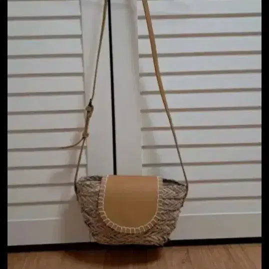 [BUNJANG] Rattan Cowhide Crossbody Bag / 라탄 소가죽 크로스백