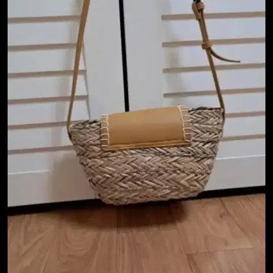 [BUNJANG] Rattan Cowhide Crossbody Bag / 라탄 소가죽 크로스백