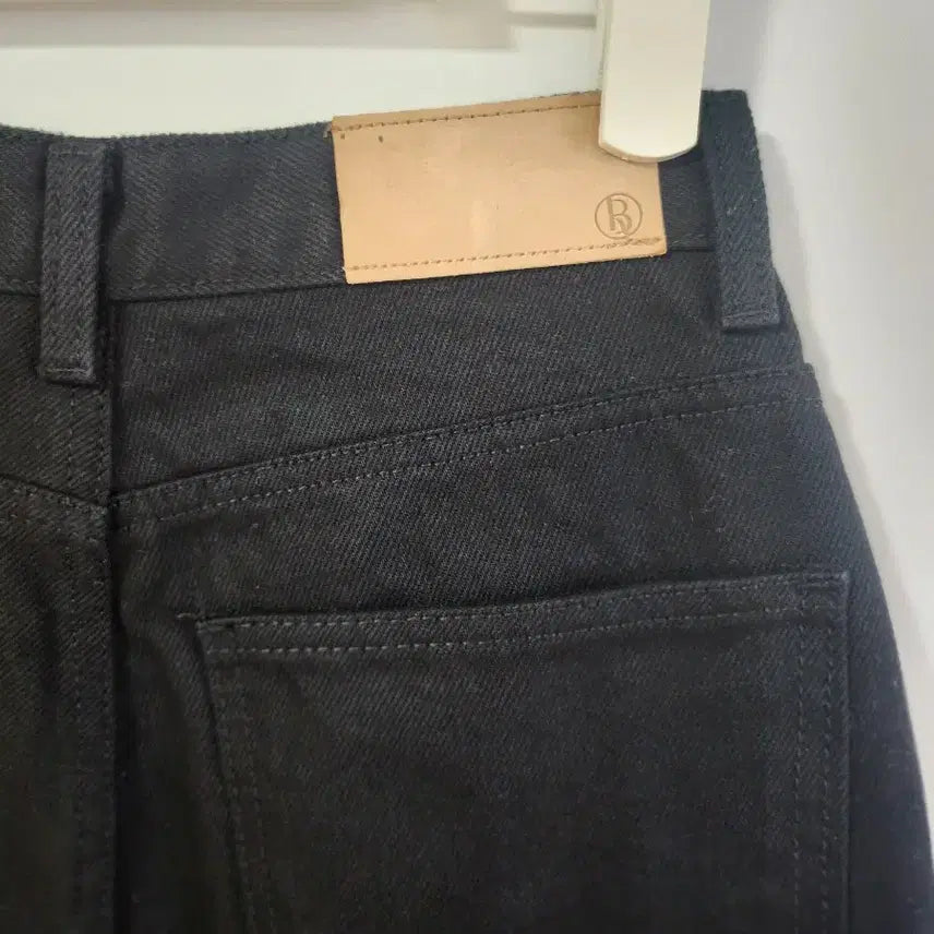 [BUNJANG] Bron Woolim Semi-Wide Black Denim Pants / 브론 울림 세미와이드블랙