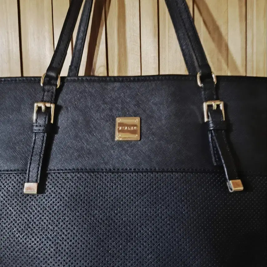 [BUNJANG] Sisley Leather Perforated Shopper Shoulder Bag / 시슬리 가죽 펀칭 쇼퍼백 숄더백
