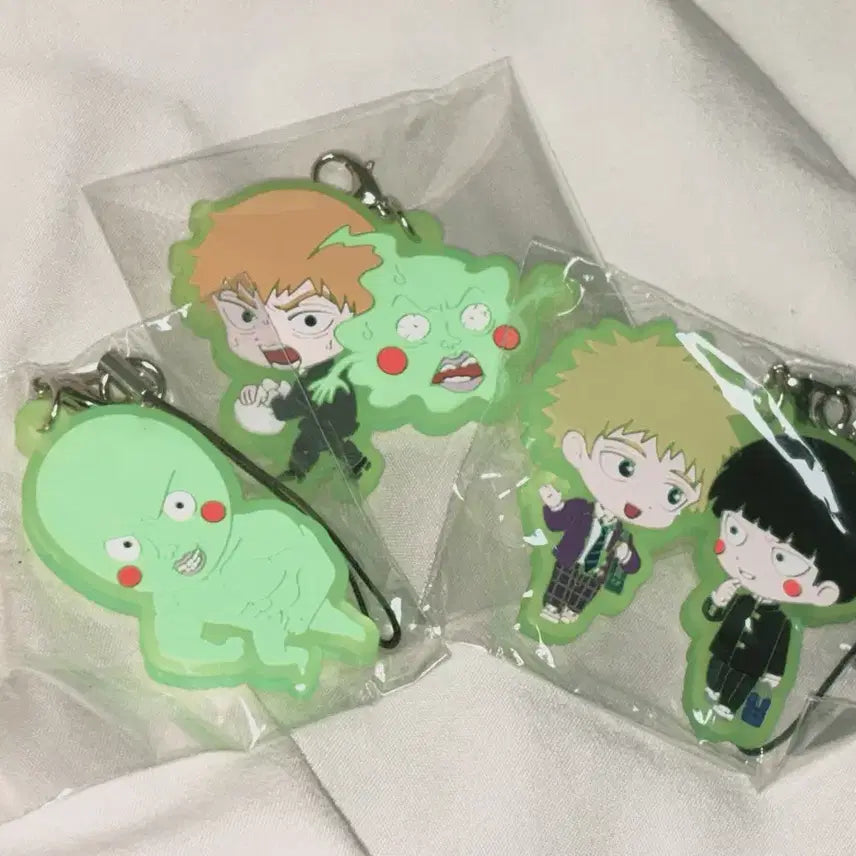 [BUNJANG] Mob Psycho 100 Glow-in-the-Dark Rubber Strap Set (Ekubo, Reigen, Mob, Teru) / 몹싸 모브사이코100 야광 러버스트랩 에쿠보 레이겐 모브 테루