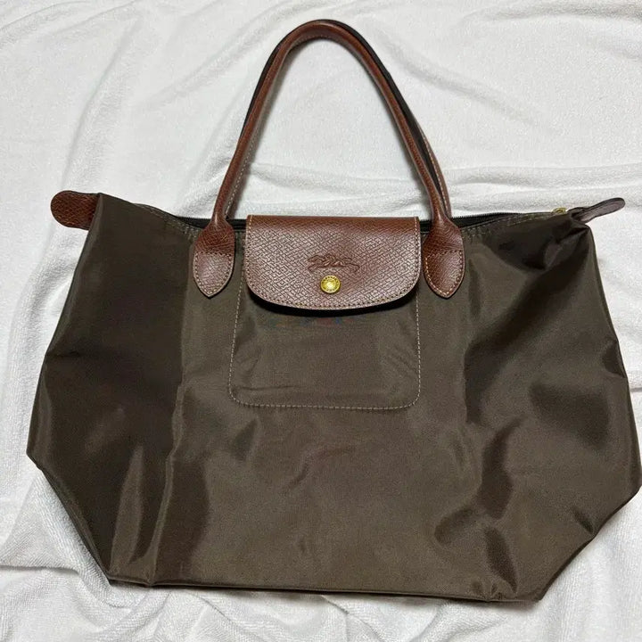 [BUNJANG] Longchamp Le Pliage Shoulder Bag M Khaki / 롱샴 르 플리아쥬 숄더백 M 카키