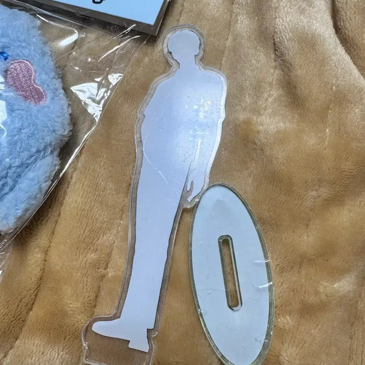 [BUNJANG] PLAVE Yuheum Yejun Acrylic Stand &amp; Mye-mu Hat Set / 플레이브 육여름 예준 아크릴스탠드+몌무모자