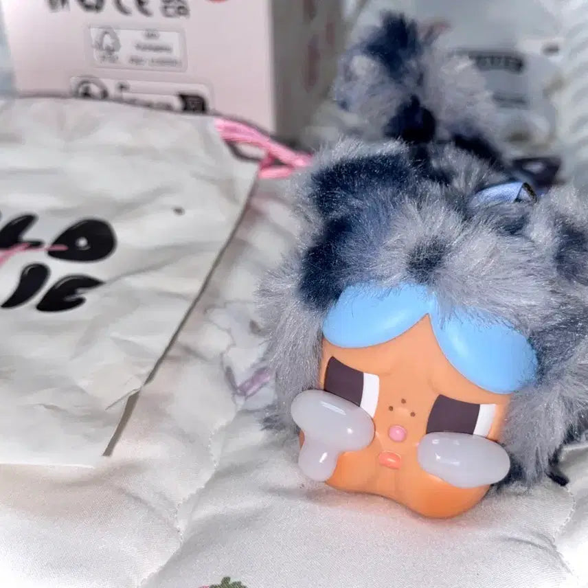 [BUNJANG] Pop Mart Crybaby Wild Cutie Cat Keychain / 정품 팝마트 크라이베이비 와일드 큐티 고양이 키링