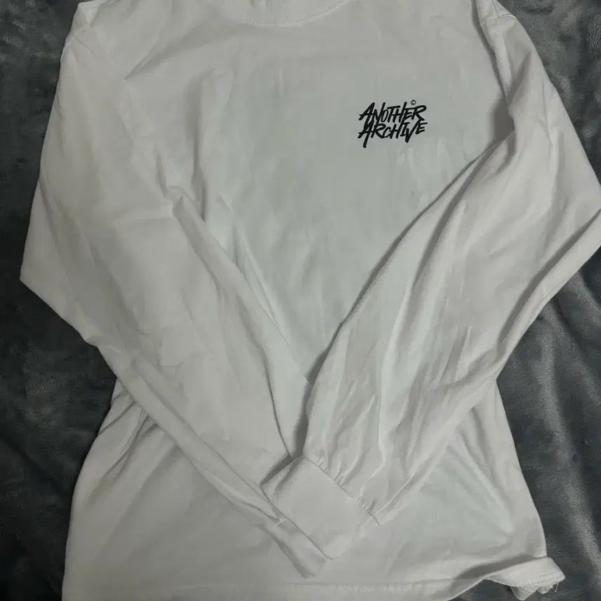 [BUNJANG] Another Archive White Logo Long Sleeve T-Shirt / 어나더아카이브 롱슬리브 팔아요