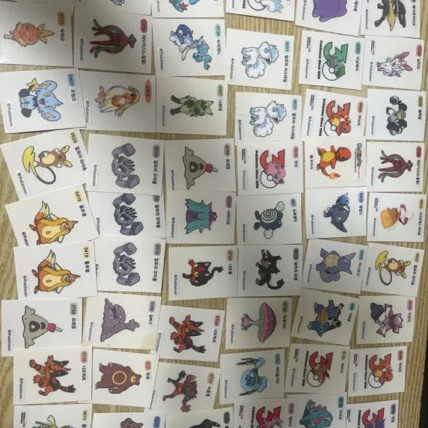 [BUNJANG] Pokemon Stickers 54-Piece Bundle / 포켓몬띠부실 65장 일괄판매 (사진2장)