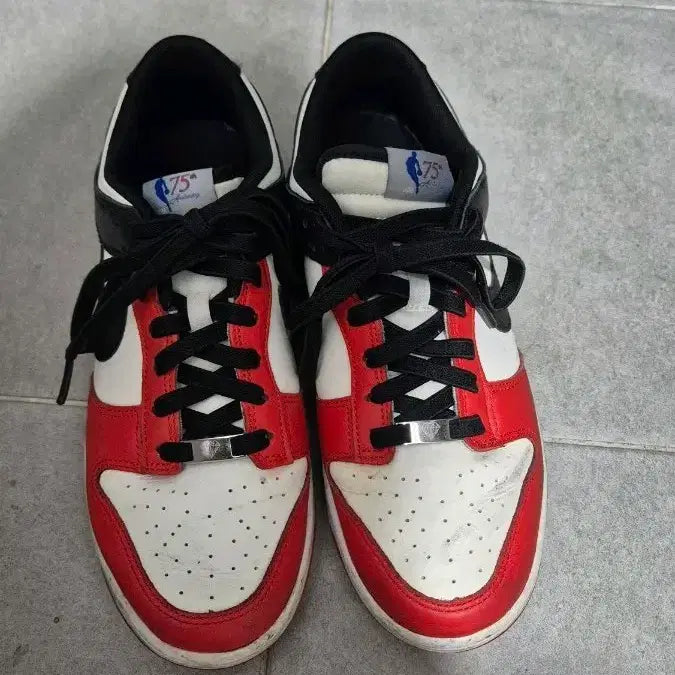 [BUNJANG] Nike Dunk Low NBA 75th Anniversary Chicago Bulls / 나이키 덩크 로우 NBA 75주년 시카고 270팔아요