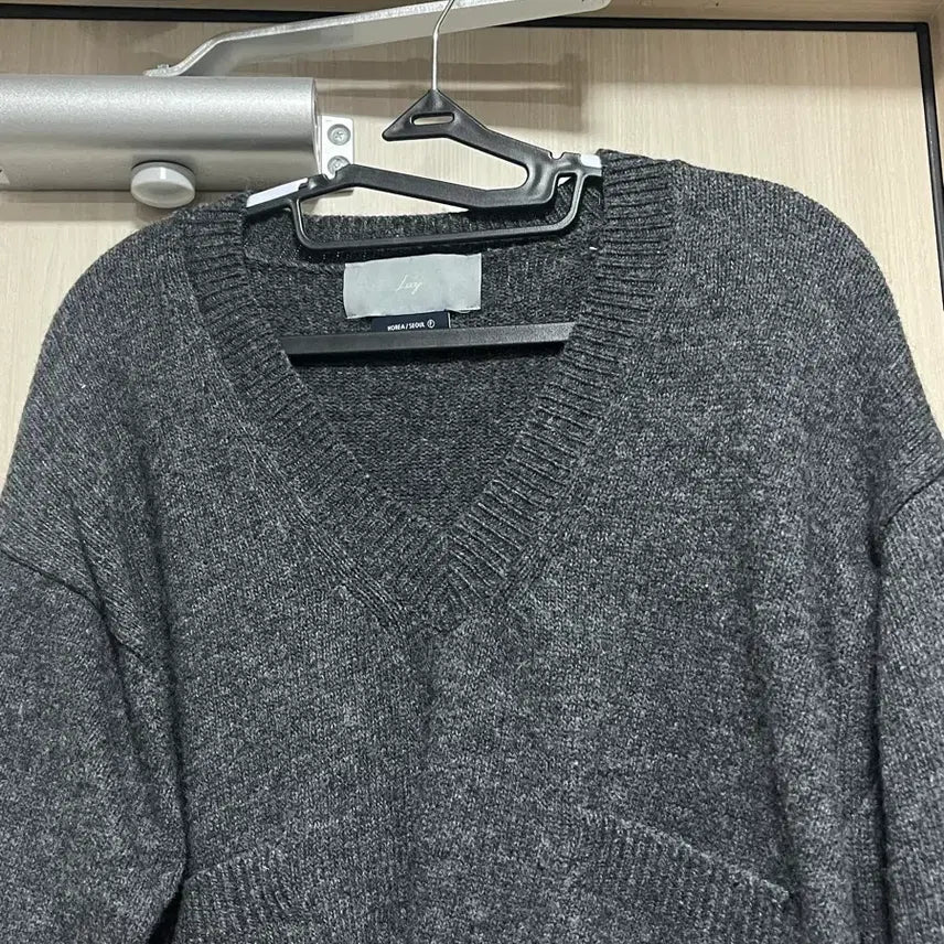 [BUNJANG] Dark Grey Pocket V-Neck Knit / 다크그레이 포켓 브이 니트