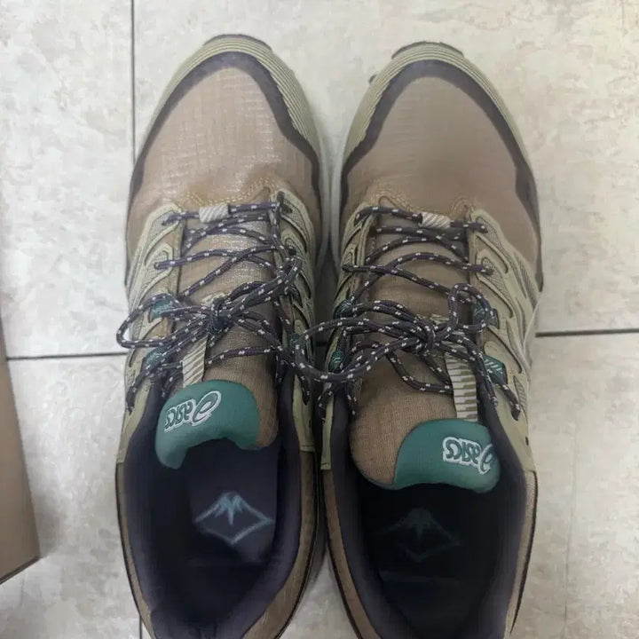 [BUNJANG] ASICS Gel Trabuco Terra Trail Running Shoes 275mm / 아식스 젤 트라부코 테라 275mm