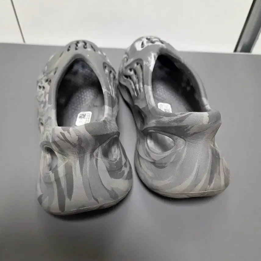 [BUNJANG] Adidas Yeezy Foam Runner MX Granite IE4931 / 아디다스 이지 폼러너 믹스 그래닛 (IE4931)