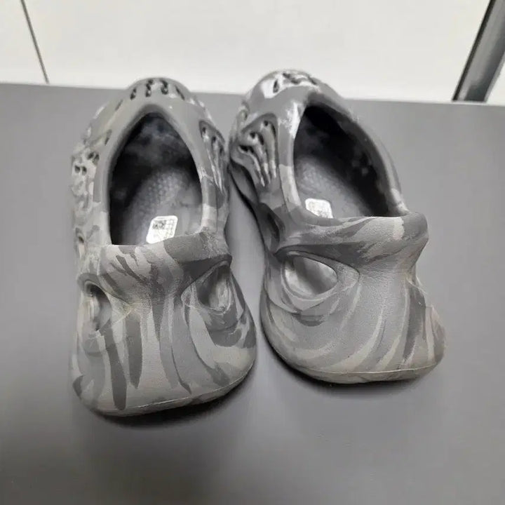[BUNJANG] Adidas Yeezy Foam Runner MX Granite IE4931 / 아디다스 이지 폼러너 믹스 그래닛 (IE4931)