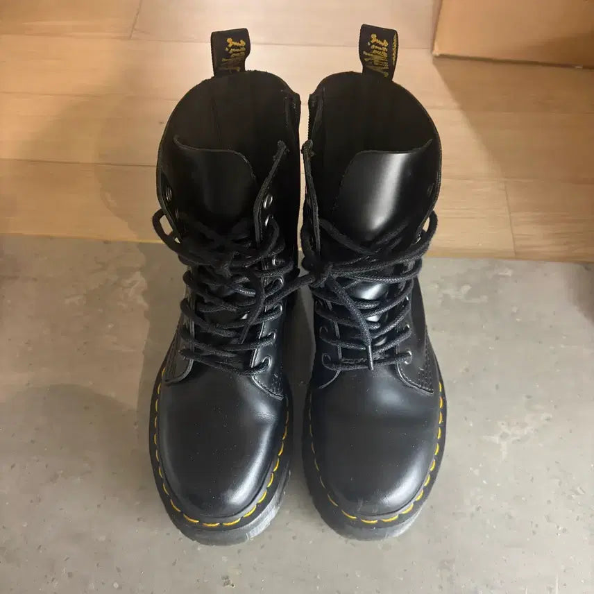 [BUNJANG] Dr. Martens Jadon Smooth Platform Boots 8-Eye Black / 닥터마틴 제이든 스무스 플랫폼 부츠 8홀 블랙 220-230