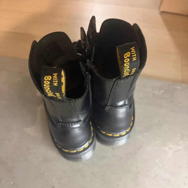 [BUNJANG] Dr. Martens Jadon Smooth Platform Boots 8-Eye Black / 닥터마틴 제이든 스무스 플랫폼 부츠 8홀 블랙 220-230
