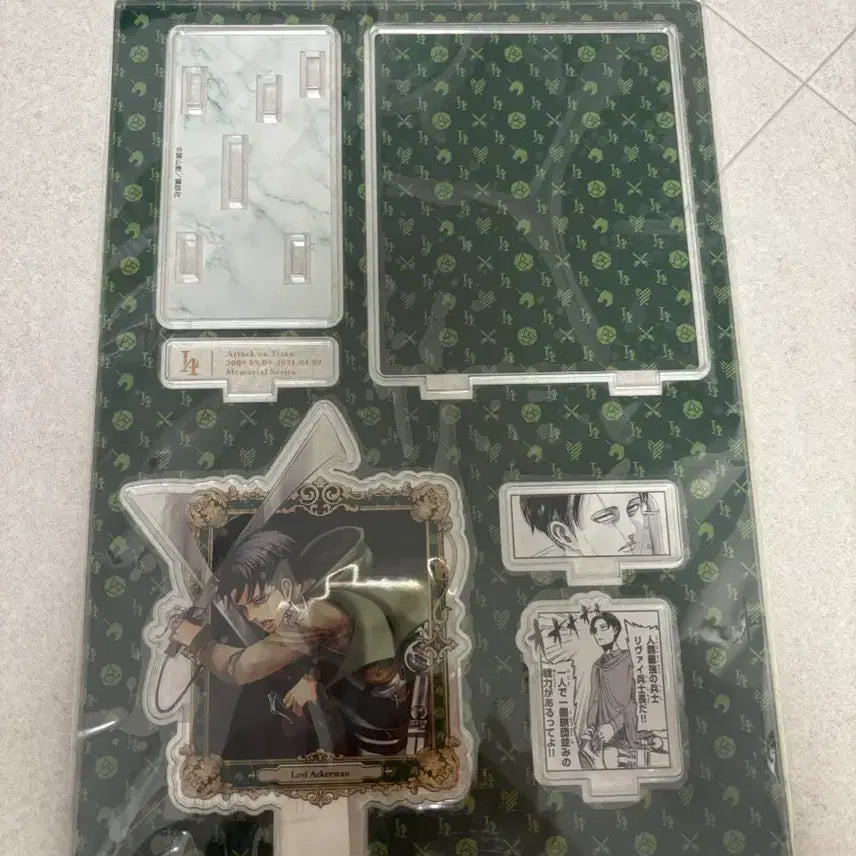 [BUNJANG] Attack on Titan Levi Original Art Exhibition Acrylic Diorama (Sealed) / (미개봉) 진격의 거인 리바이 디오라마