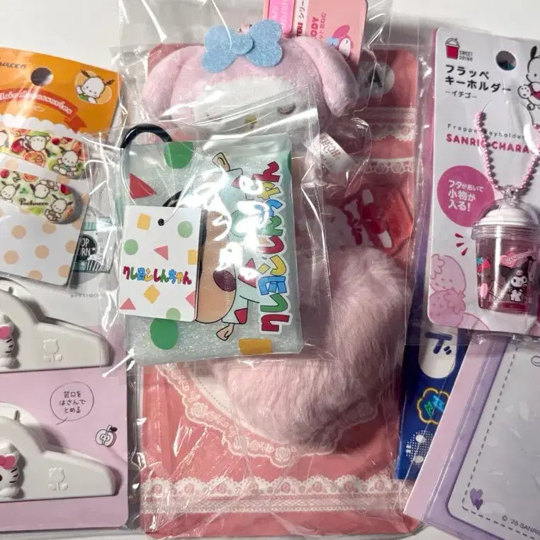 [BUNJANG] Sanrio &amp; Crayon Shin-chan Bundle / 산리오, 짱구 일괄