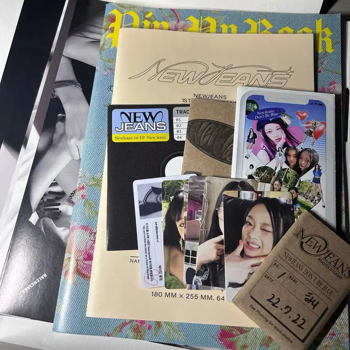 [BUNJANG] NewJeans Blu-book Hanni Version / 뉴진스 블루북 하니 버전