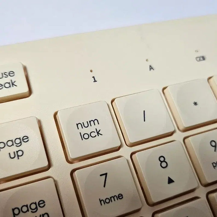 [BUNJANG] ROYCHE Yellow Wireless Keyboard RMK-4000 / 로이체(ROYCHE) 옐로우 무선 키보드