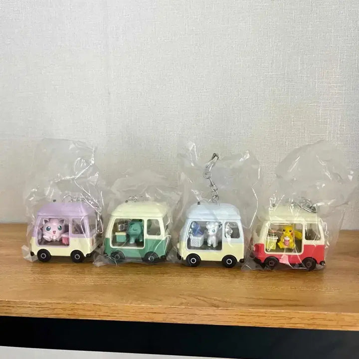[BUNJANG] Lotte 30th Anniversary Pokémon Camping Car Keychain / 롯데리아 포켓몬 30주년 캠핑카 키링
