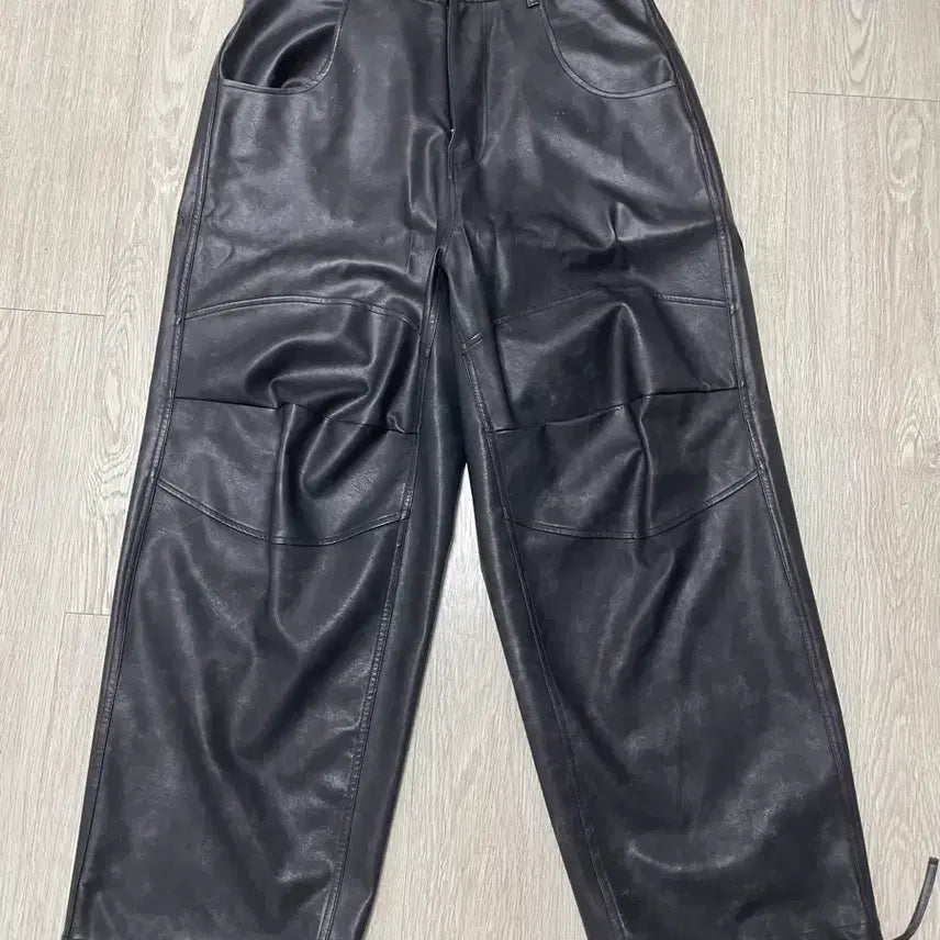 [BUNJANG] MJD 3D Nic Eco Leather Pants Black / (M)mjd 코인서울 3d 니 에코 레더 팬츠 블랙