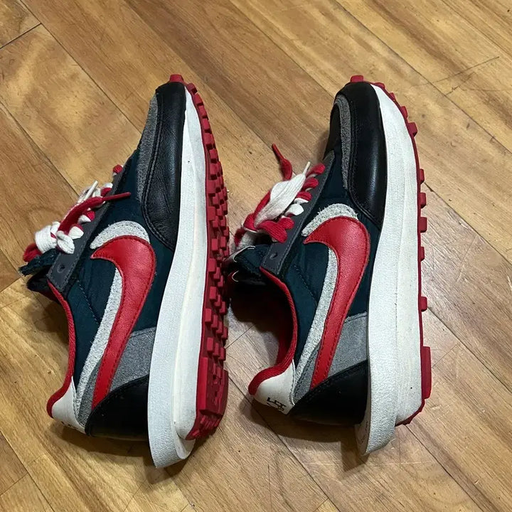 [BUNJANG] Nike x Sacai x Undercover Collaboration Sneakers (Size 240) / 나이키x사카이 240