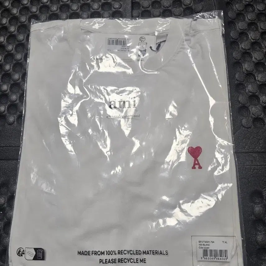 [SOLD OUT] 아미 스몰 하트 로고 반팔 티셔츠 XL