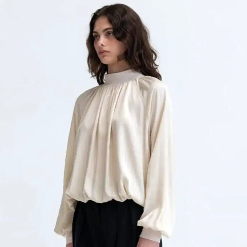 [BUNJANG] MONOHA High Neck Shirring Blouse (One Size) / 모노하(MONOHA) 하이넥 셔링 블라우스 프리사이즈