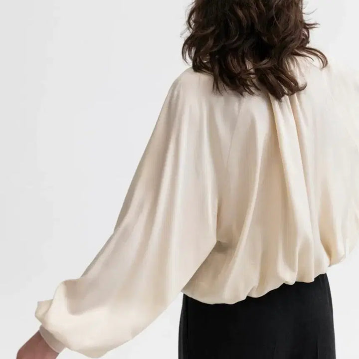 [BUNJANG] MONOHA High Neck Shirring Blouse (One Size) / 모노하(MONOHA) 하이넥 셔링 블라우스 프리사이즈