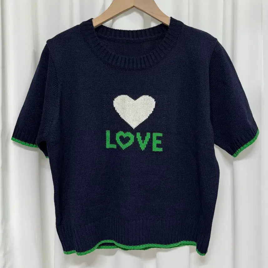 [BUNJANG] Navy Short Sleeve Knit Top with Heart and LOVE Lettering / [새상품] 네이비 love 반팔 니트