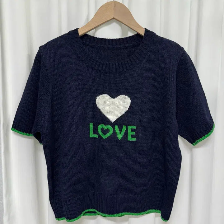 [BUNJANG] Navy Short Sleeve Knit Top with Heart and LOVE Lettering / [새상품] 네이비 love 반팔 니트