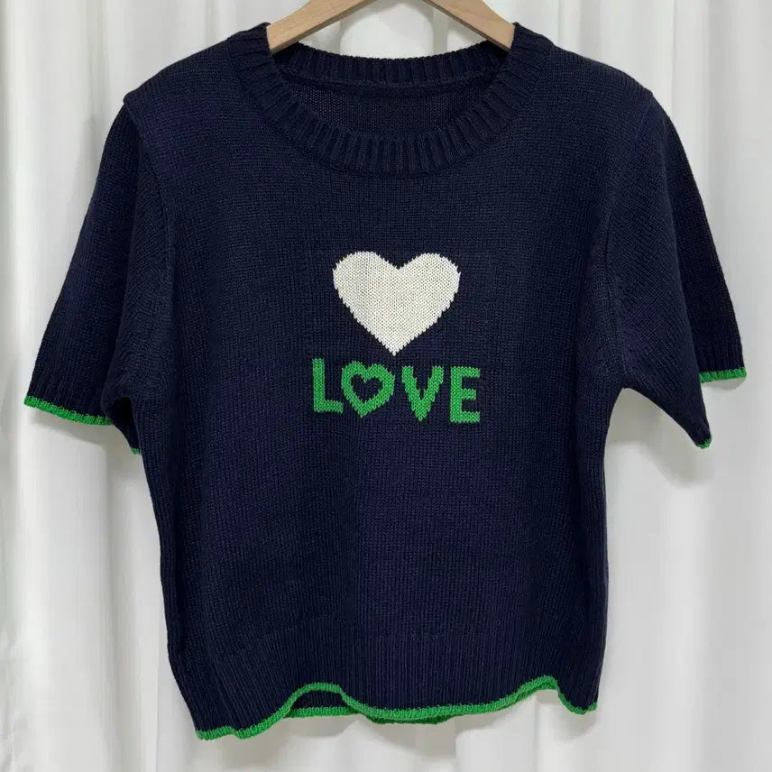 [BUNJANG] Navy Short Sleeve Knit Top with Heart and LOVE Lettering / [새상품] 네이비 love 반팔 니트