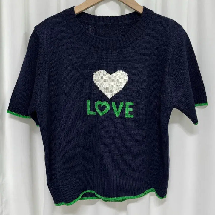 [BUNJANG] Navy Short Sleeve Knit Top with Heart and LOVE Lettering / [새상품] 네이비 love 반팔 니트