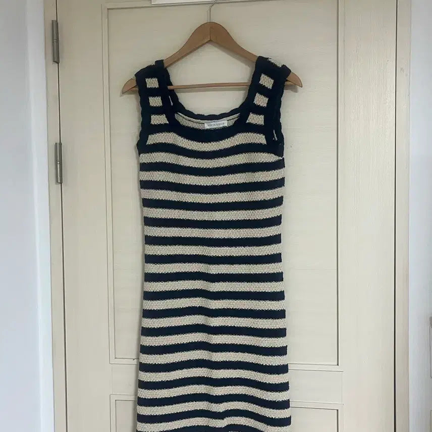 [BUNJANG] Vocavaca Hannah Scallop Knit Dress M Size / 새상품 보카바카 원피스 Hannah Scallop Kni 미듐사이즈