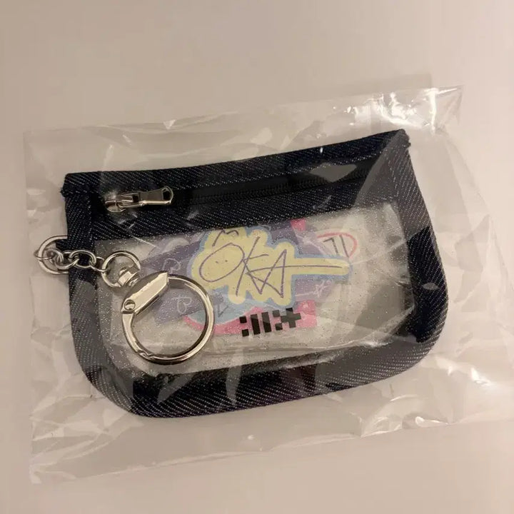 [BUNJANG] ILLIT 2025 Weverse Con Festival Pouch Keyring (Sealed) / 아일릿 2025 위버스콘 페스티벌 파우치 키링 미개봉 판매합니다