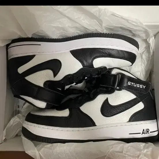 [BUNJANG] Nike Stussy Air Force 1 Mid Black White / 나이키 스투시 에어포스1 미드 블랙 앤 화이트
