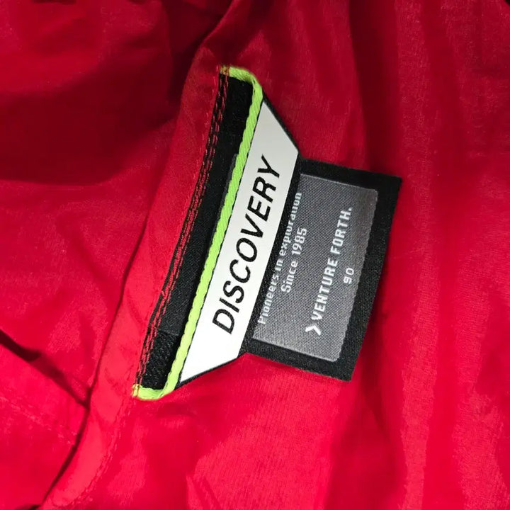 [BUNJANG] Discovery Expedition Red Windbreaker Hoodie Zip-up / 디스커버리 익스페디션 빨간색 바람막이 후드집업