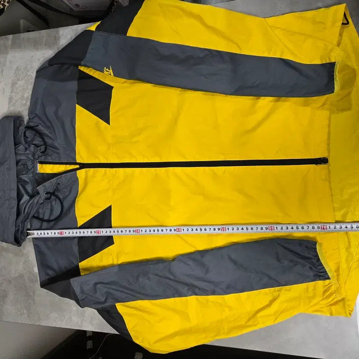 [BUNJANG] Nike Yellow/Grey Windbreaker Jacket / 나이키 옐로우/그레이 바람막이 자켓