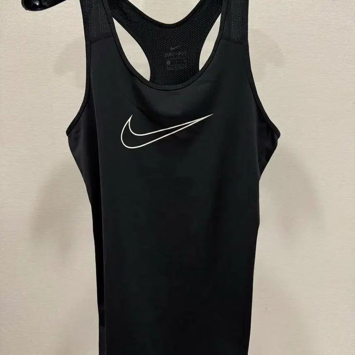 [BUNJANG] Nike Dri-FIT Training Tank Top - Size S / 나이키 드라이핏 트레이닝 탱크 탑 S사이즈