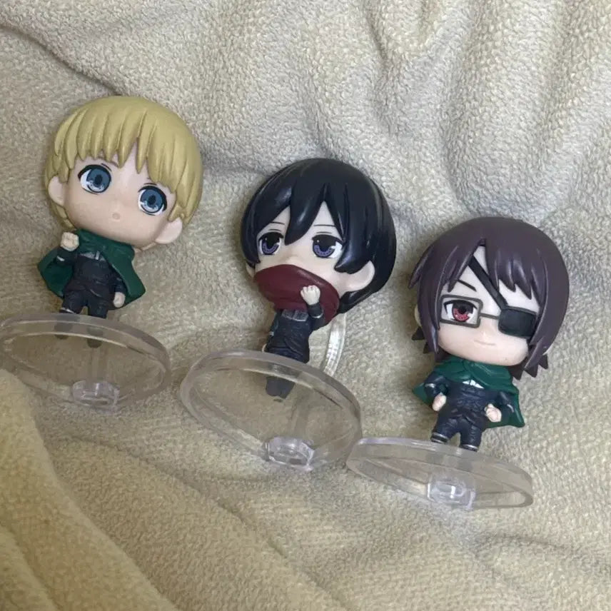 [BUNJANG] Attack on Titan Mikasa Armin Hange Gacha Figure / 진격의 거인 미카사 아르민 한지 가챠 피규어