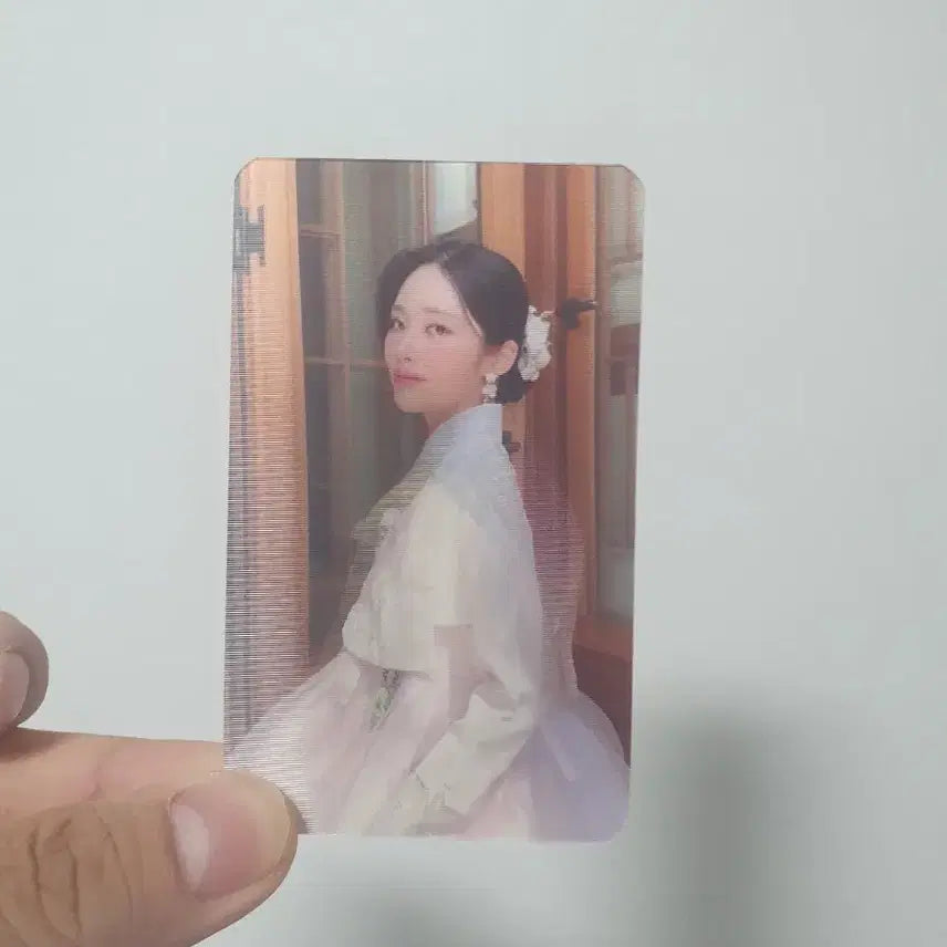 [BUNJANG] Fromis_9 Park Ji-won Hanbok Hologram Photocard / 박지원 한복 홀로그램 포토카드