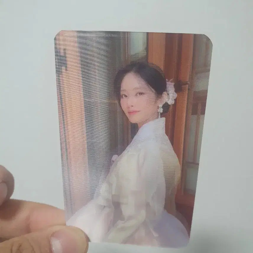 [BUNJANG] Fromis_9 Park Ji-won Hanbok Hologram Photocard / 박지원 한복 홀로그램 포토카드