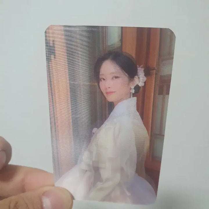 [BUNJANG] Fromis_9 Park Ji-won Hanbok Hologram Photocard / 박지원 한복 홀로그램 포토카드