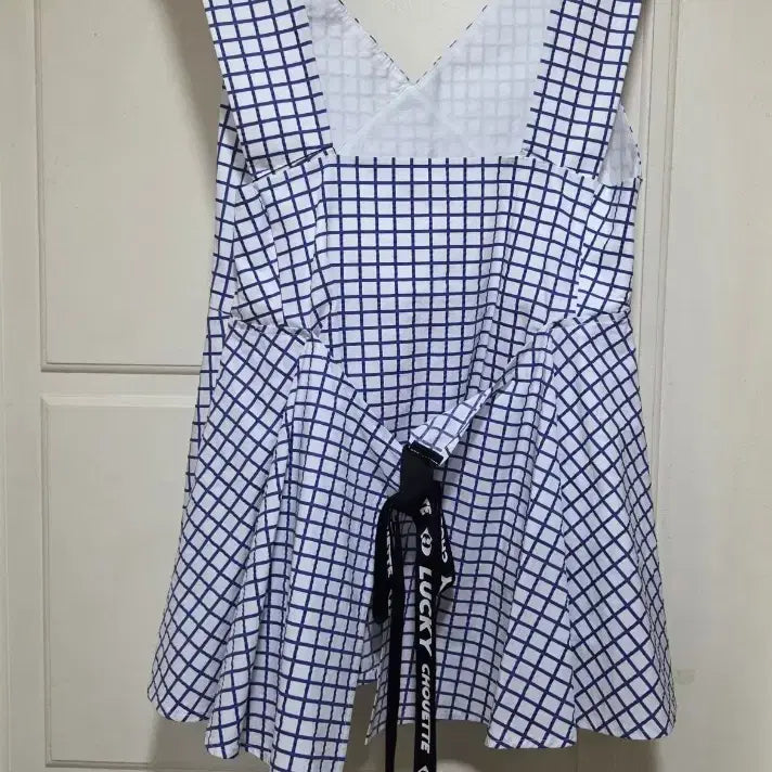 [BUNJANG] Lucky Chouette Logo Lettering Blouse / 럭키슈에뜨 로고레터링 블라우스
