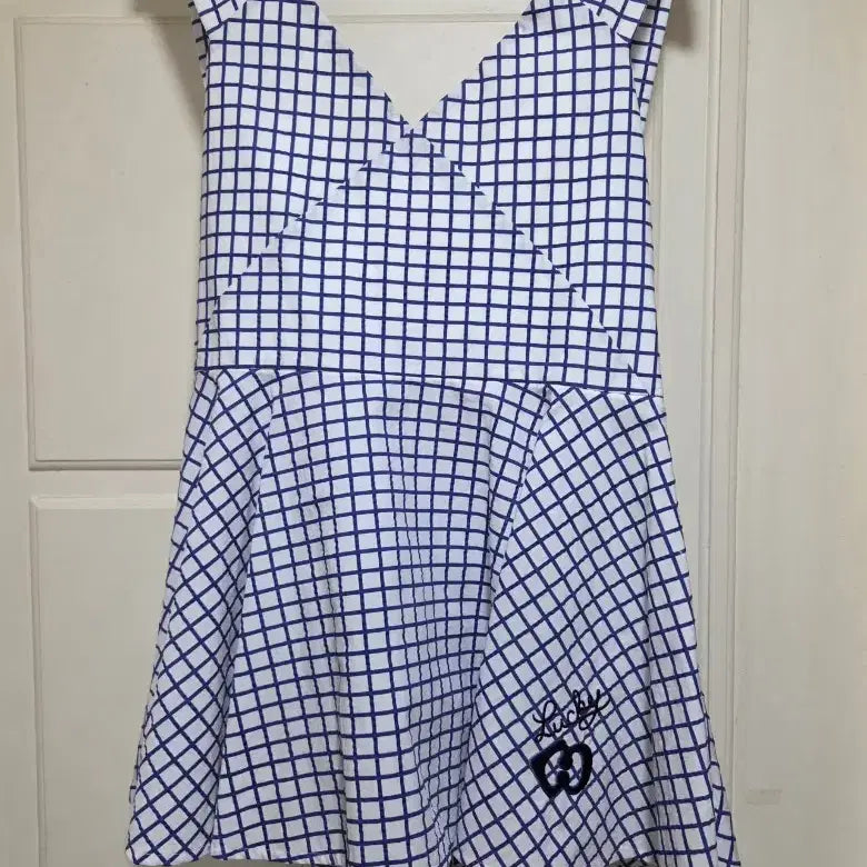 [BUNJANG] Lucky Chouette Logo Lettering Blouse / 럭키슈에뜨 로고레터링 블라우스