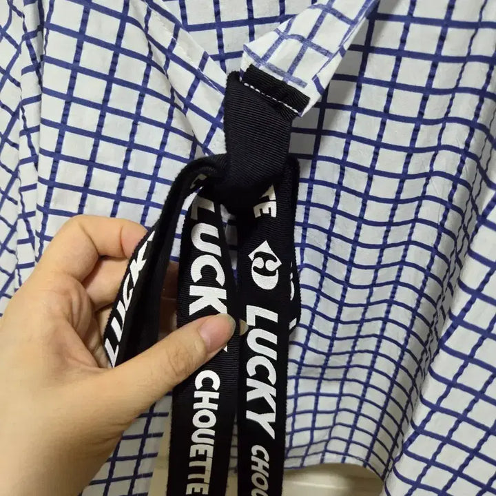 [BUNJANG] Lucky Chouette Logo Lettering Blouse / 럭키슈에뜨 로고레터링 블라우스