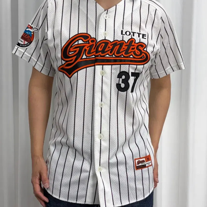 [BUNJANG] Lotte Giants Jo Jung-hoon Professional Baseball Uniform [Size M] / [M]롯데 자이언츠 조정훈 프로페셔널 야구 유니폼